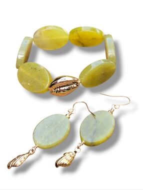 Jade Cowrie Sea Shell Beach Earrings And Bracelet Set Stretch New